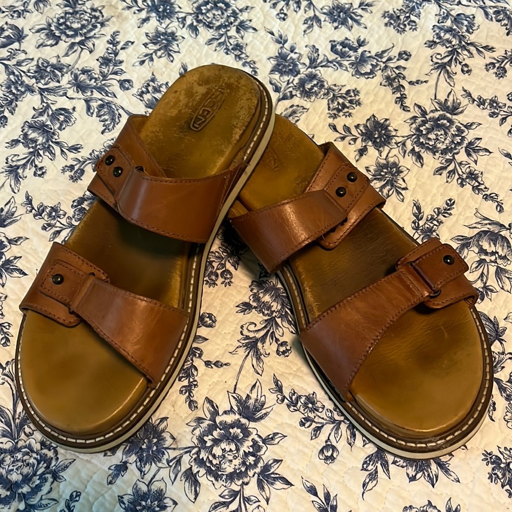 Women’s KEEN Sandal, Size 9 Wide